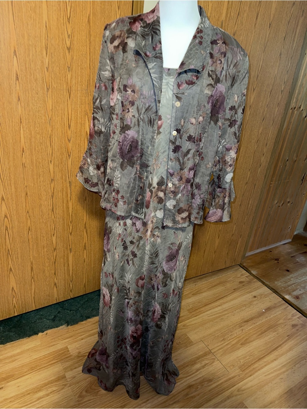 R & M Richards Floral Maxi Dress and Jacket Set in Gray and Purple